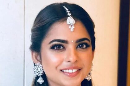 क्या आपको पता है ईशा अम्बानी क्या लगती है अपने फेस पर