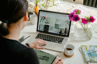 How to Create a Wedding Website